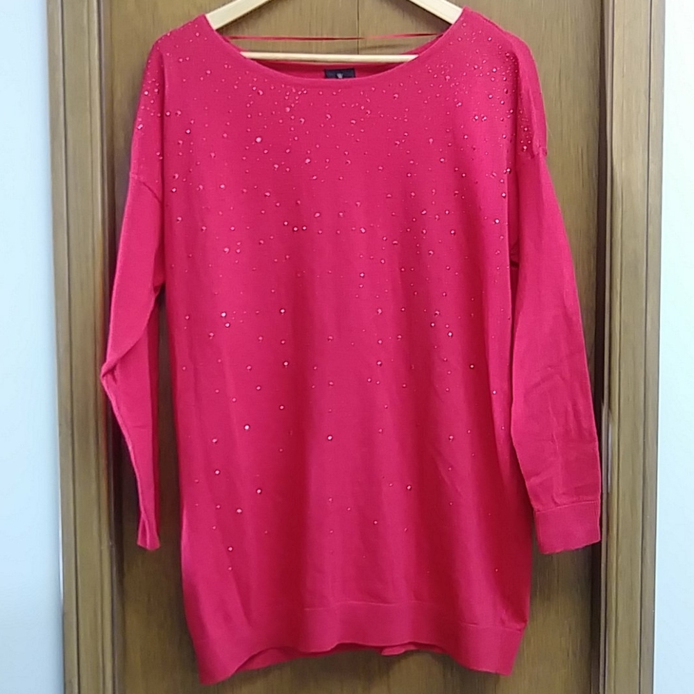 Red studded 3/4 sleeve top